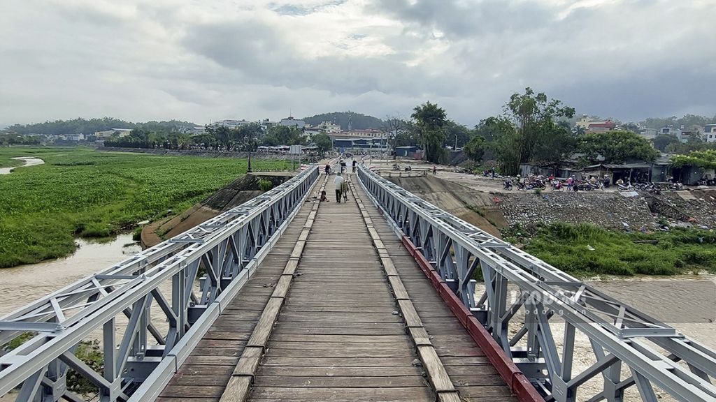 Cầu Mường Thanh cầu nối giữa hai bờ sông Nậm Rốm