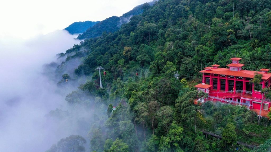 Tây Thiên huyền ảo trong mây