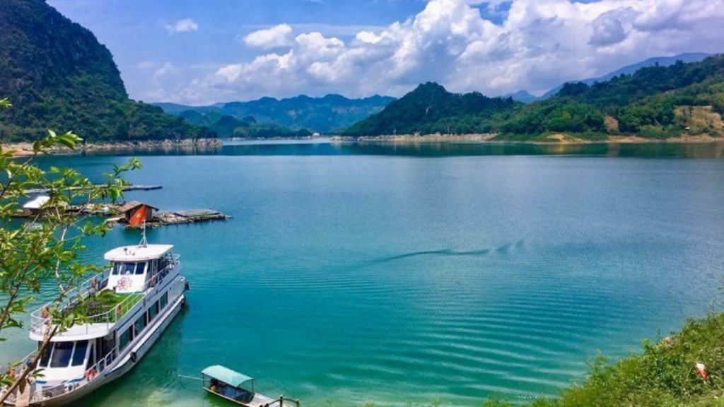 Bến tàu Thung Nai