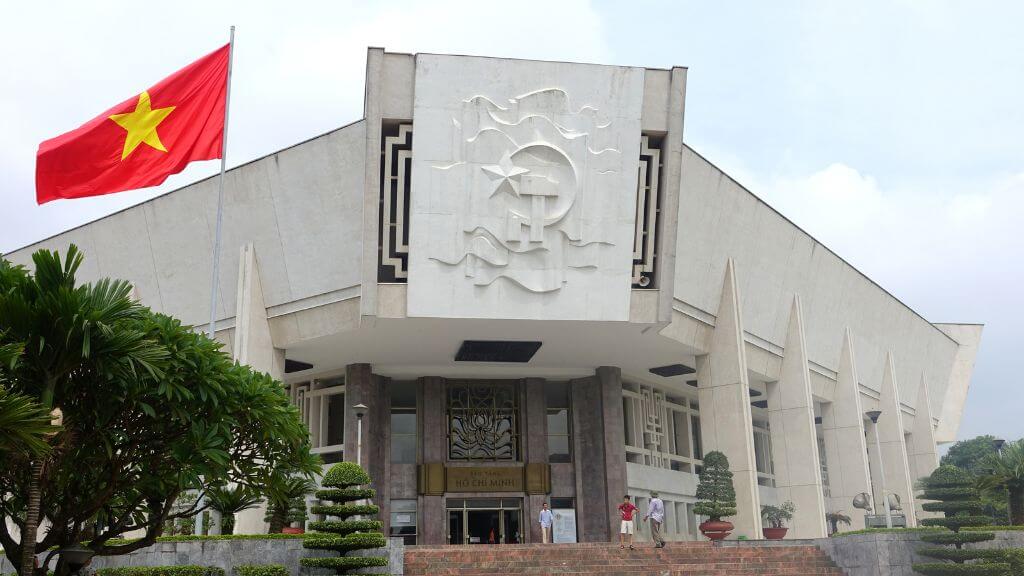 Không gian bên ngoài của Bảo tàng Hồ Chí Minh