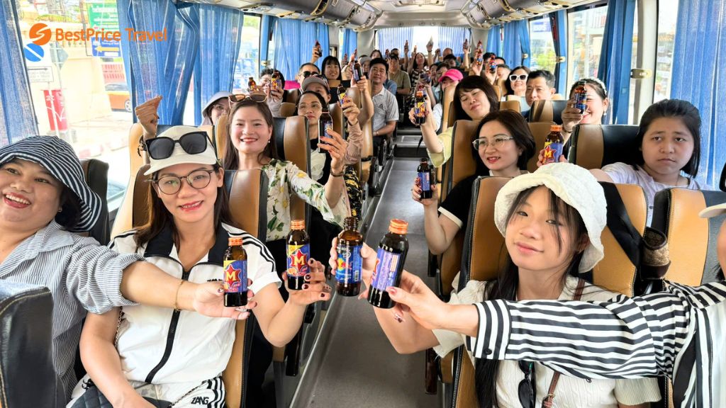 Đoàn khách BestPrice Travel trong tour Thái Lan 2/9