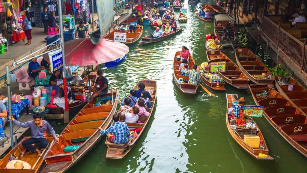 Khu chợ nổi bốn miền tại Pattaya