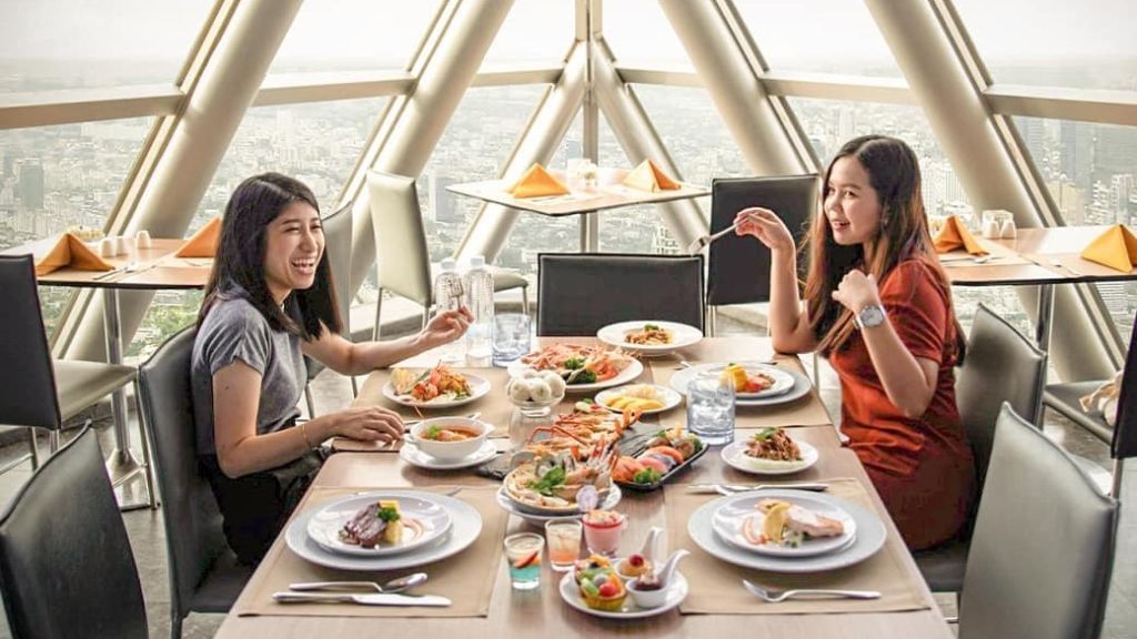 Thưởng thức buffet tại toà nhà Baiyoke Sky