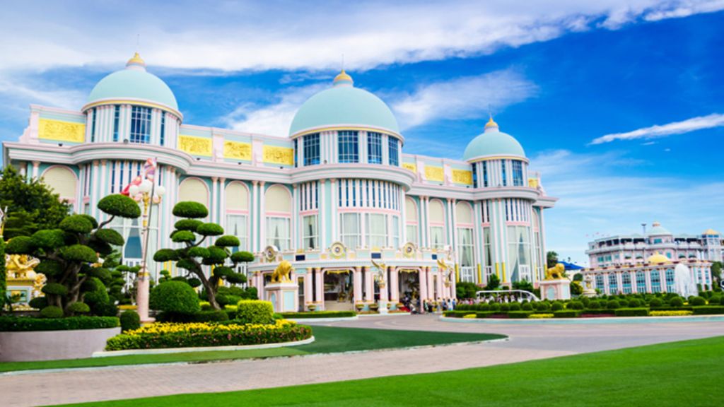 Tham quan lâu đài Lâu đài BansukhawaDEE