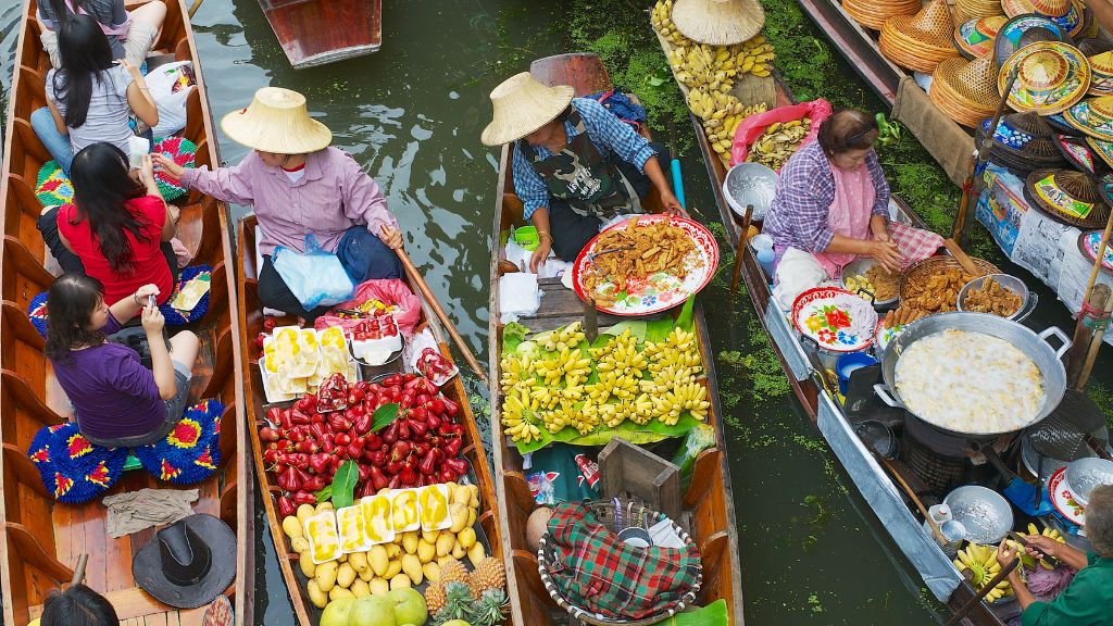 Chợ nổi 4 miền sôi động tại Pattaya