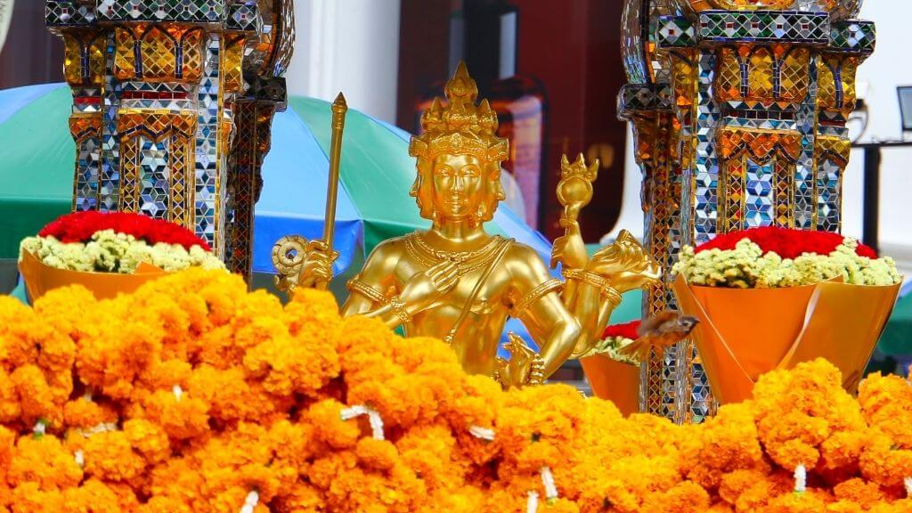 Miếu Phật Bốn Mặt (Erawan Shrine) – ngôi miếu linh thiêng giữa lòng Bangkok