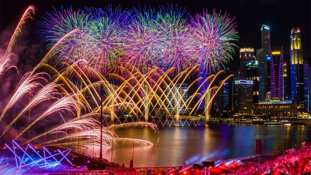 Bắn pháo bông chào mừng năm mới tại Thái Lan