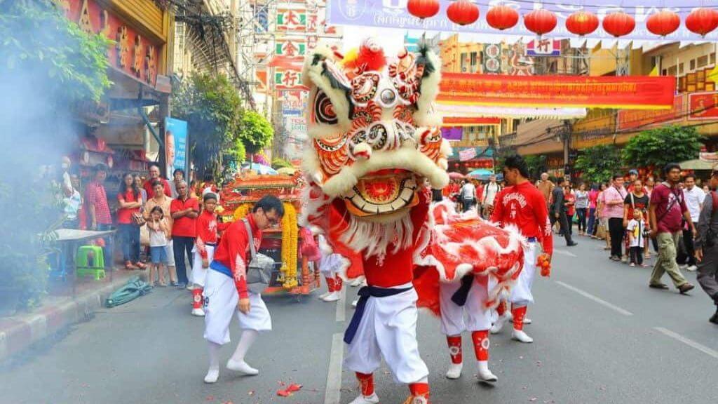 Lễ hội múa lân vào dịp Tết ở Thái