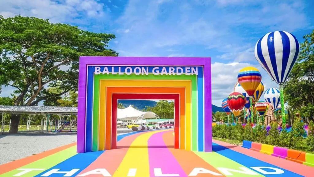 Đoàn tham quan Lighting Art Museum & Balloon Garden