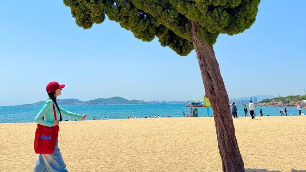 Bãi tắm số 1 Thanh Đảo với biển xanh cát trắng