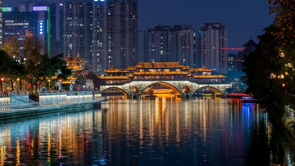 Thành Đô - Chốn phố cổ xen giữa đô thị tấp nập