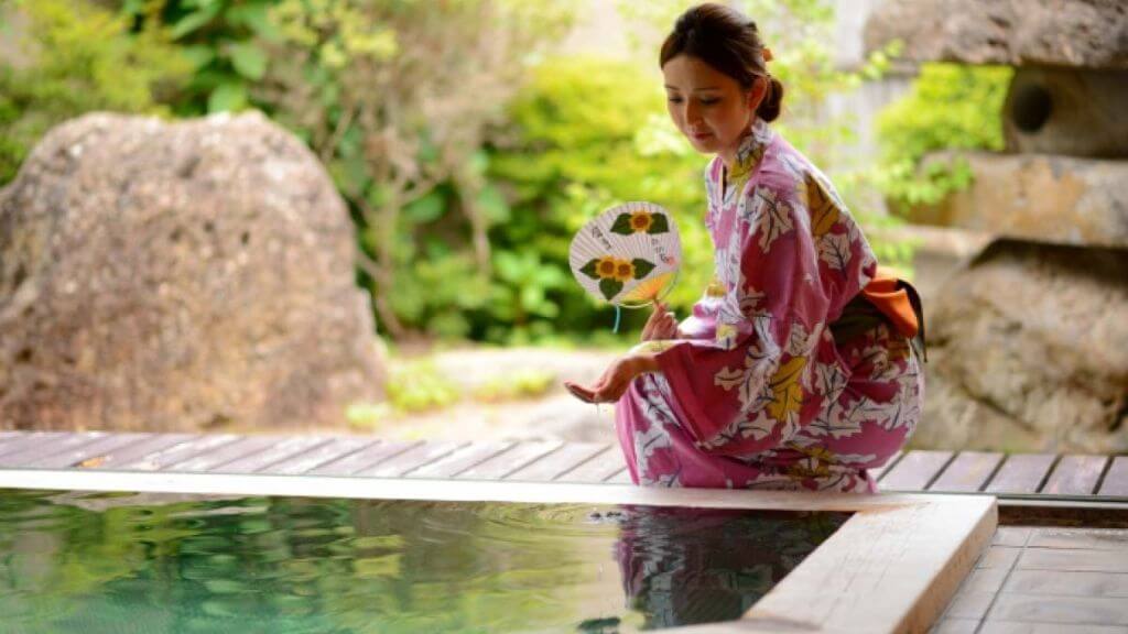 Trải nghiệm mặc Yukata và tự do tắm Onsen