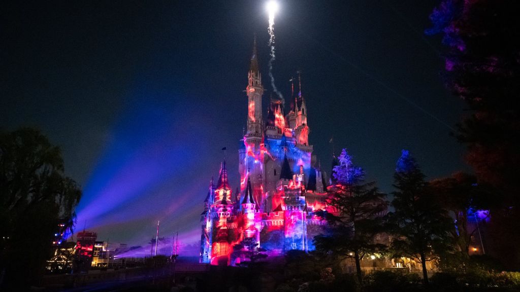 Buổi diễn âm nhạc mỗi tối tại Disneyland Tokyo