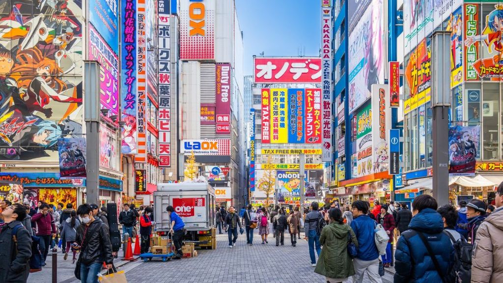 Dạo quanh mua sắm tại khu phố điện tử Akihabara
