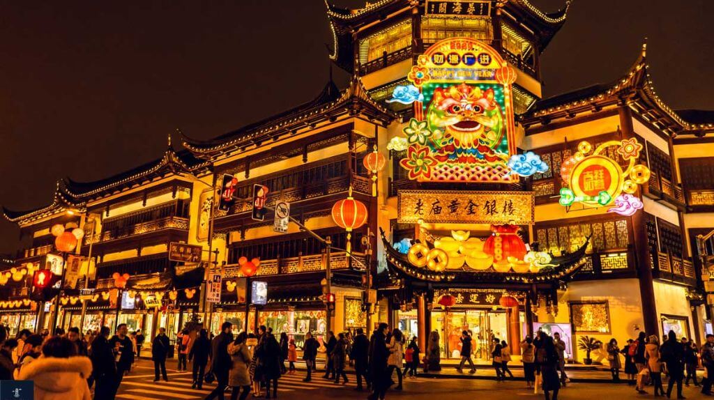 Miếu Thành Hoàng về đêm