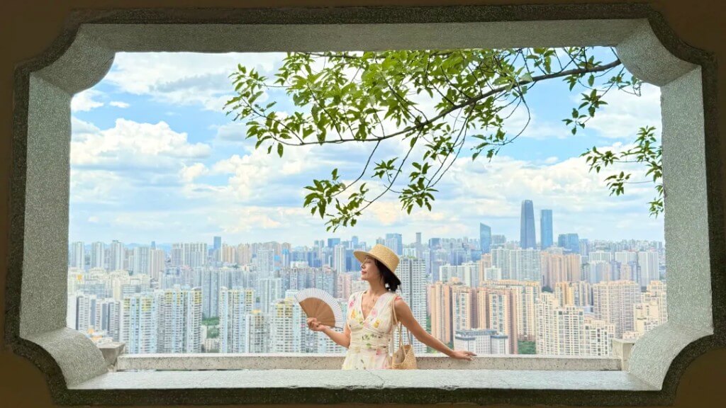 Ngắm toàn cảnh Trùng Khánh từ Lầu Kham Thắng