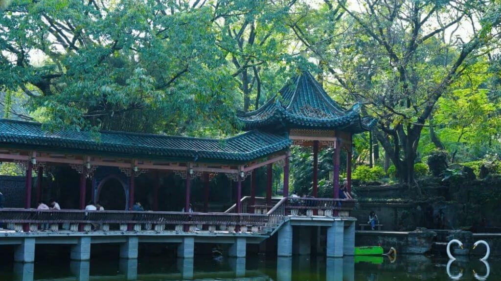 Công viên sáng tạo Nhà máy Eling số 2   góc Giang Nam giữa lòng Trùng Khánh