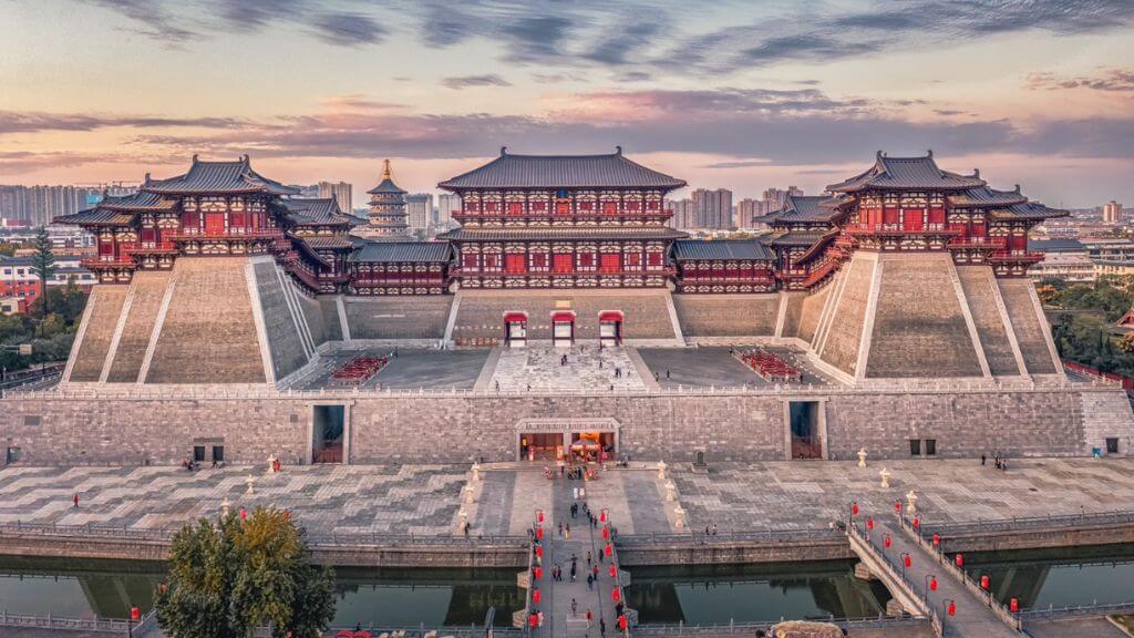 Tour Trung Quốc 2-9: Hồ Chí Minh - Tây An - Lạc Dương - Trịnh Châu - Khai Phong 5N4Đ