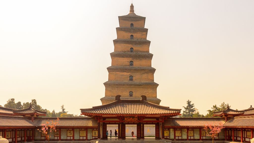 Check in Tháp Đại Nhạn 1300 năm lịch sử trong tour du lịch Tây An