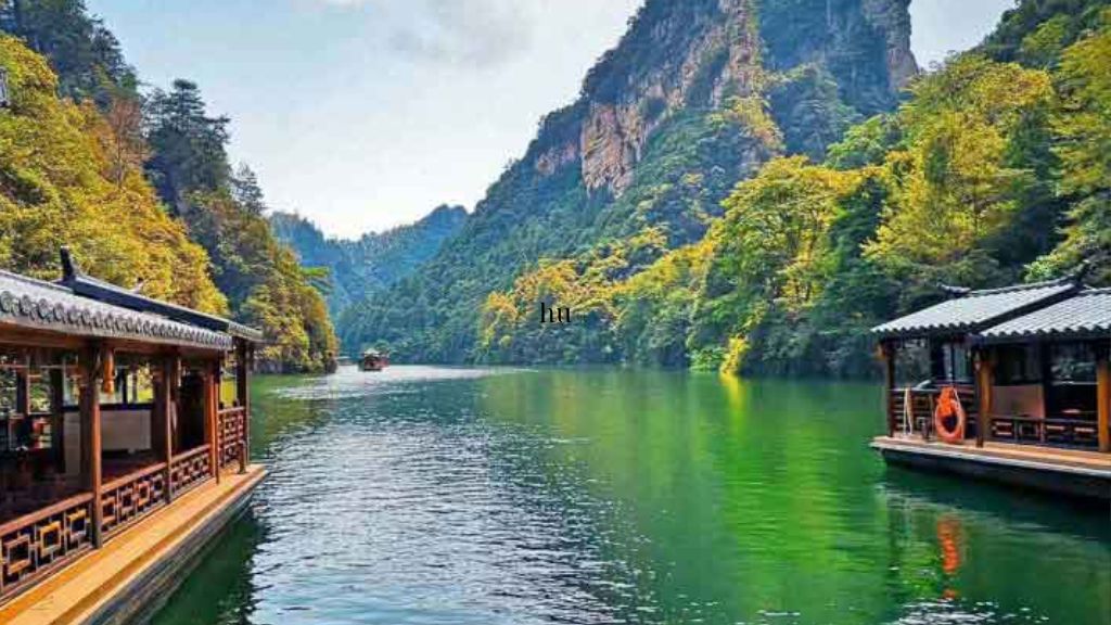 Ngắm vẻ đẹp thơ mộng của Hồ Bảo Phong