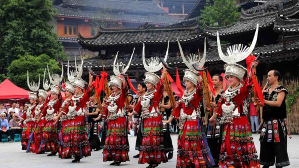 Biểu diễn văn nghệ của người dân tộc Miêu