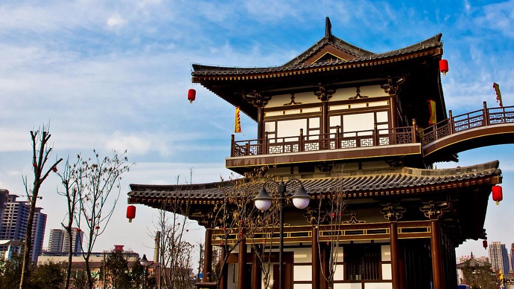 Ghé thăm chùa Thanh Long cổ kính trong tour du lịch Tây An Trung Quốc