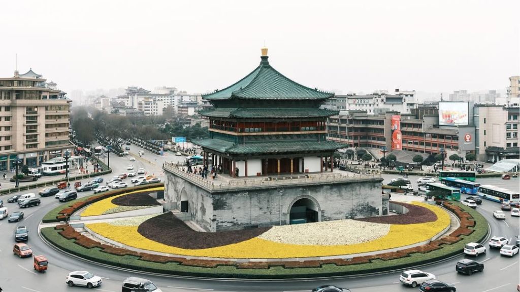 Lầu Chuông cổ kính thời Minh giữa trung tâm Tây An