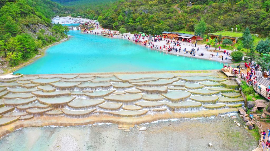 Lam Nguyệt Cốc nên thơ