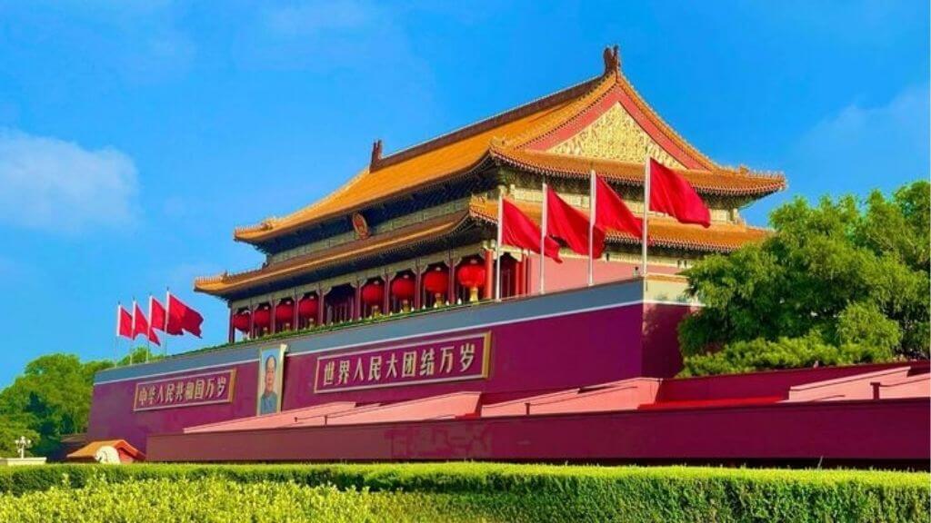 Choáng ngợp trước kiến trúc đồ sộ của Thiên An Môn