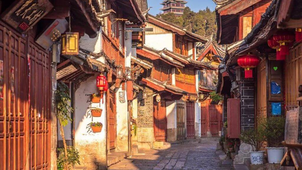 Cung đường tại Đại Nghiên cổ trấn tại thành cổ Lệ Giang