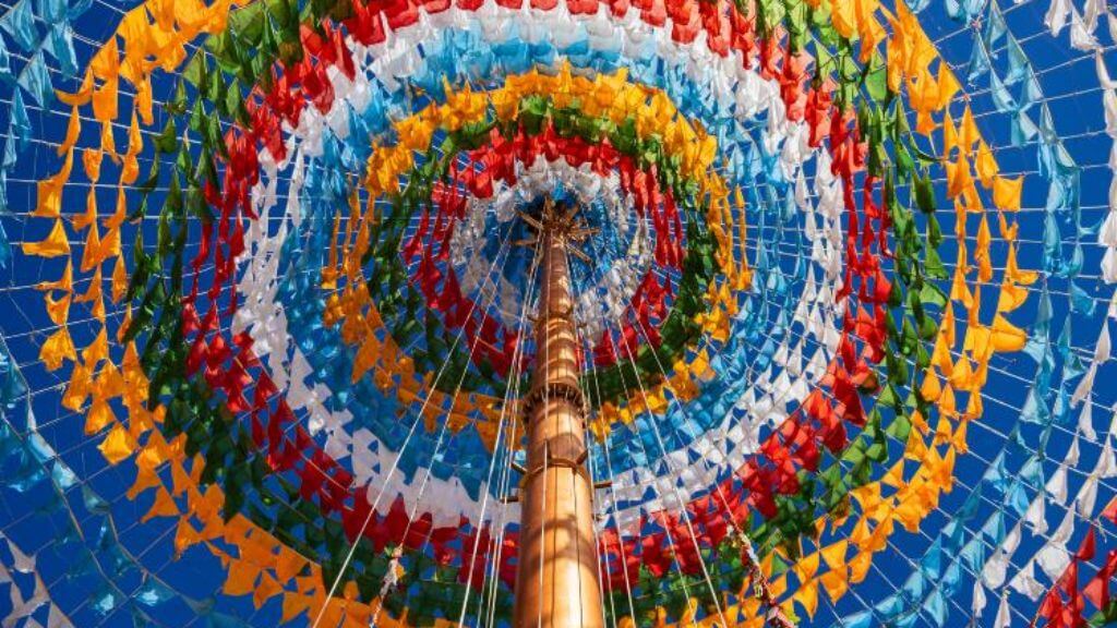 Cờ Lungta Shangri La - cờ cầu nguyện khủng lồ tại Tây Tạng