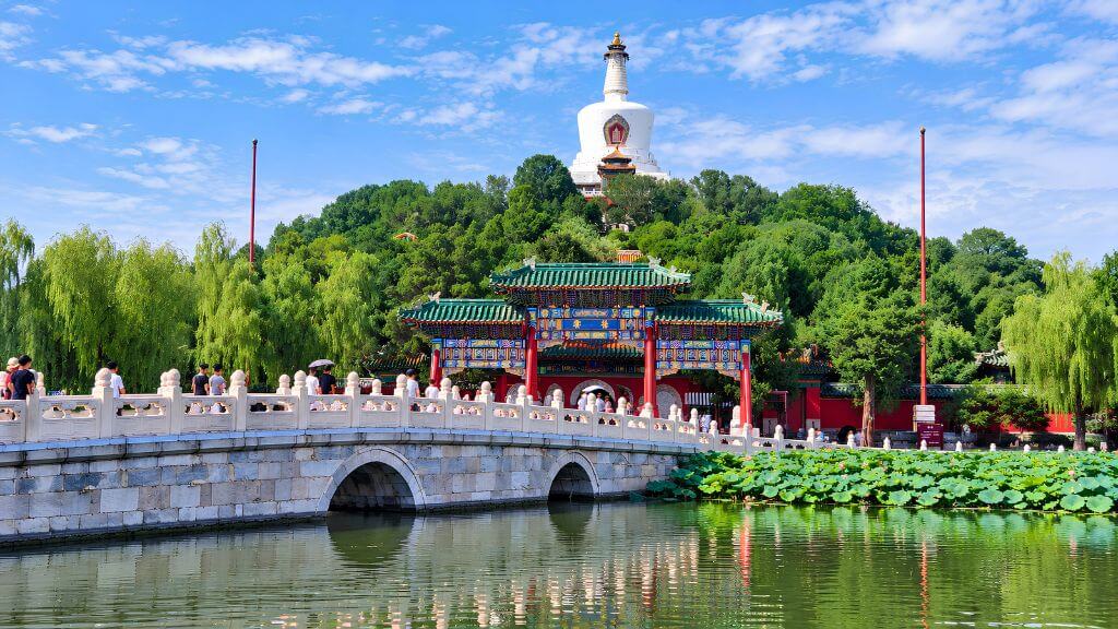 Tham quan Bạch Tháp - truyền thống của Phật giáo Tây Tạng