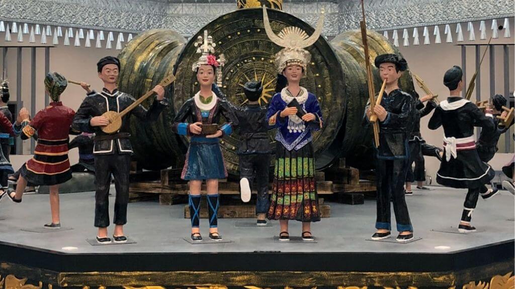 Đồ lưu niệm người Miêu tại Bảo Tàng Dân Tộc Khải Lý