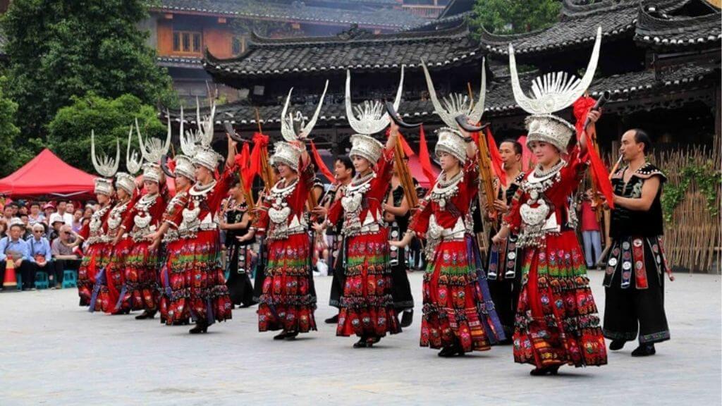 Các hoạt động dân gian của dân tộc Miêu
