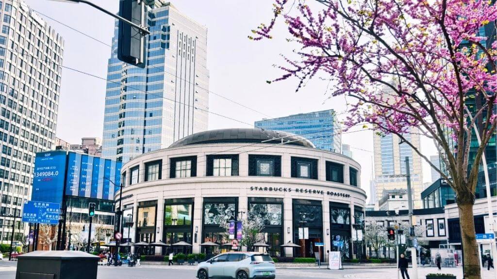 Starbucks Reserve Roastery là cửa hàng Starbucks lớn nhất thế giới