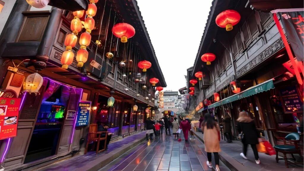 Du khách khám phá đời sống của người dân tại Ngõ Rộng Rõ Hẹp