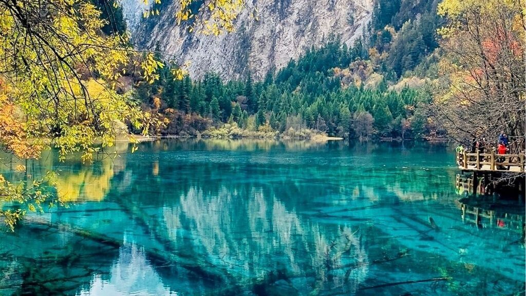 Ngỡ ngàng trước vẻ đẹp tự nhiên của Cửu Trại Câu