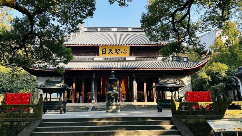 Miếu Nhạc Phi linh thiêng