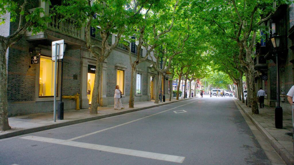 Một chút khoảnh lặng tại khu phố Tân Thiên Địa