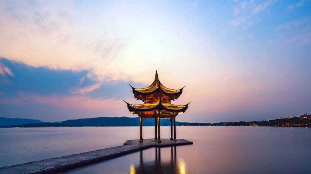 Tham quan thắng cảnh Tây Hồ nổi tiếng của Hàng Châu