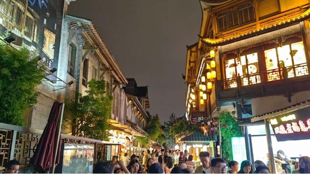 Phố đi bộ Ngõ Rộng - Ngõ Hẹp vào ban đêm