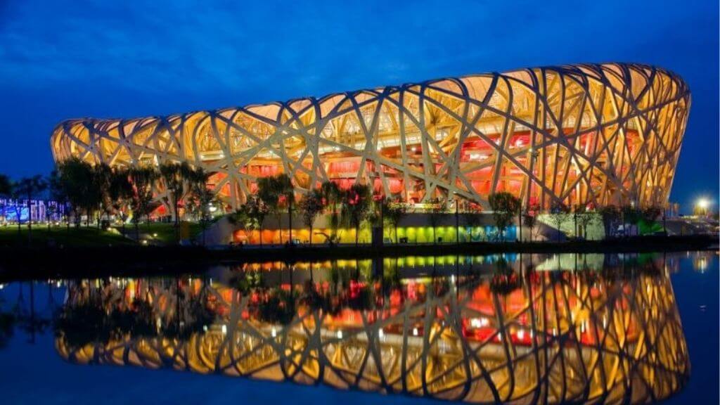 Công viên Olympic Bắc Kinh lên đèn rực rỡ lung linh về đêm