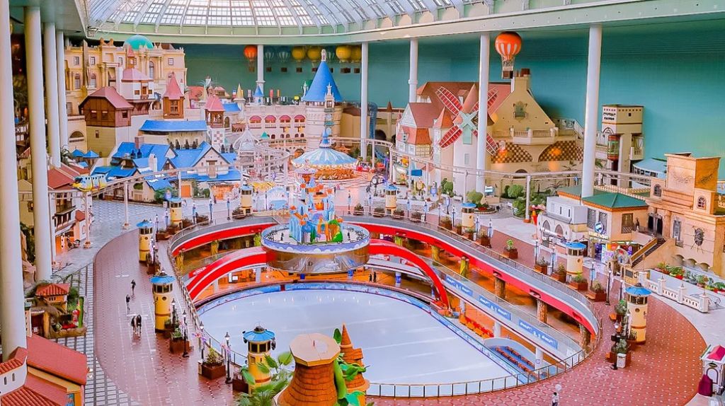 Toàn cảnh khu vui chơi trong nhà lớn nhất Lotte World tại Hàn Quốc