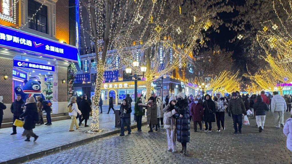 Dạo quanh khu phố Thái Cổ Lý sầm uất