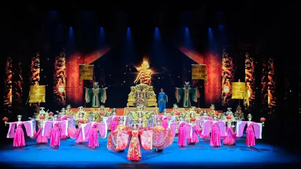 Show nghệ thuật diễn Thiên Cổ Tỉnh đầy màu sắc