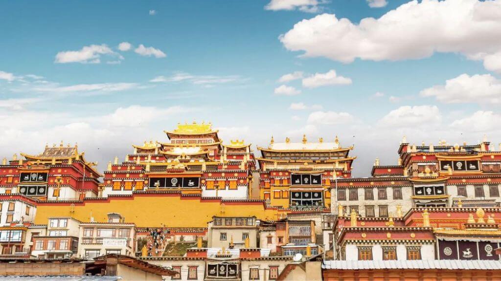 Chùa Songzanlin (Tùng Tán Lâm Tự) – tu viện Phật giáo Tây Tạng lớn nhất Vân Nam