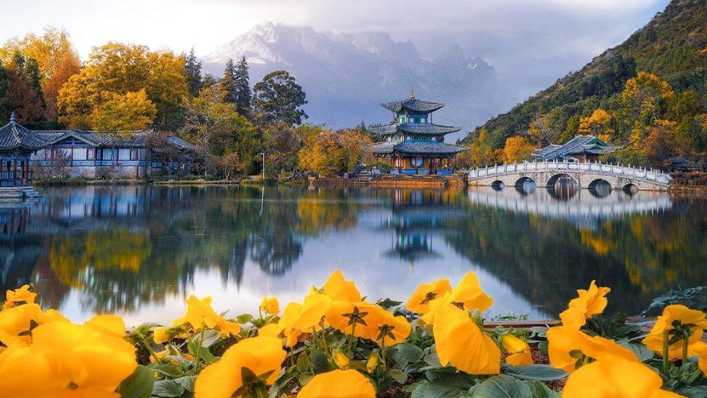 Đoàn khám phá Công viên Hắc Long Đàm