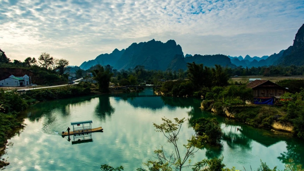 Thả hồn vào dòng suối Nga Tuyền Tịnh Tây đầy thơ mộng