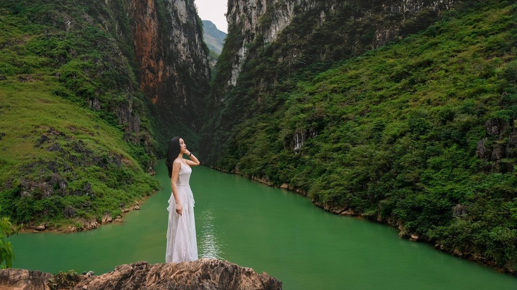 Hẻm Tu sản hẻm vực sâu nhất của Việt Nam nằm trên dòng sông Nho Quế