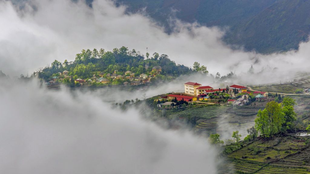 Khung cảnh thiên nhiên Y Tý hoang sơ